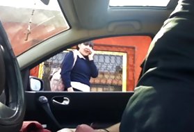 Meine beste Freundin ist sehr gut mit ihrem weißen Bikini