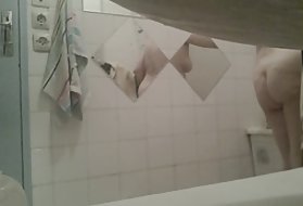 Meine Cousins ​​probieren den Riemen an und laufen nach Geschmack