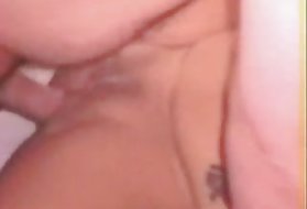 Das schönste Glory Hole von allen: Wähle eine Muschi und fick sie
