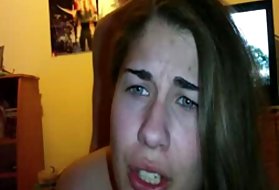 Die vollbusige Sharon Pink lutscht und reitet einen guten Schwanz