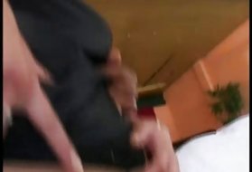 Der Arsch meiner Schwägerin ist der perfekteste und sexy der Welt!