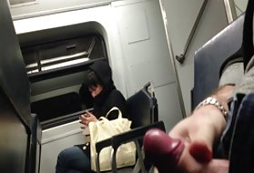 Meine Freundin bringt eine Freundin nach Hause, um um zwei zu ficken
